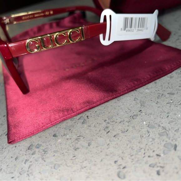 Got these glasses as a gift from a family member but I don’t wear glasses - Picture 3 of 4